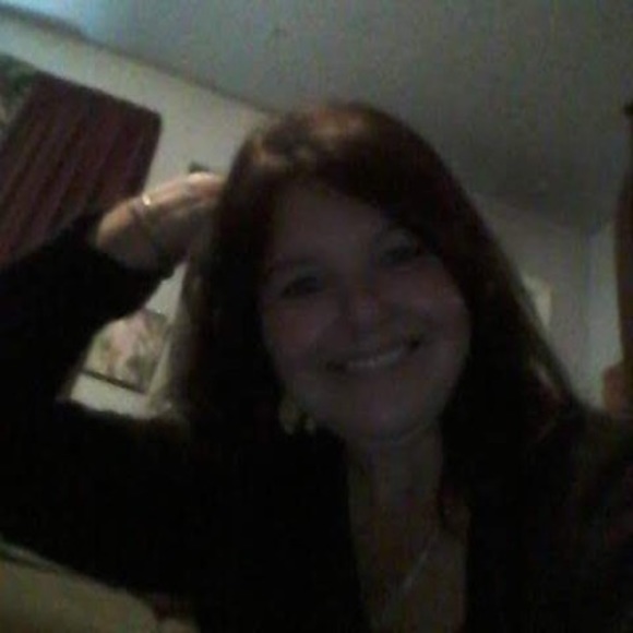 Meet your Posher, Stephanie - Picture 1 of 1